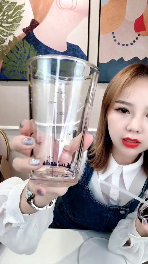 网红玻璃吸管刻度杯价格,价格亲民，健康生活新选择